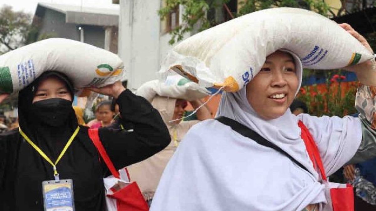 Perum Bulog Returns To Salurkan 10 Kilogram Rice Aid For 22 Million Beneficiary Families