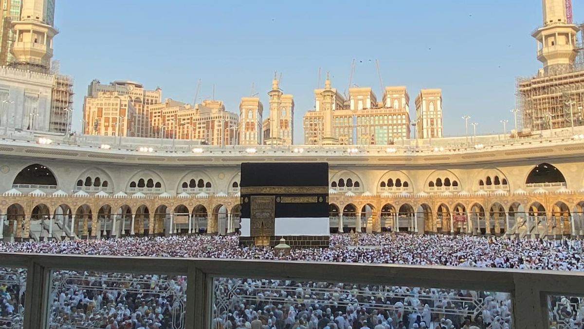 Konflik Timur Tengah Ganggu Penerbangan, Kemenhaj Pantau 58.873 Jemaah Umrah RI di Saudi