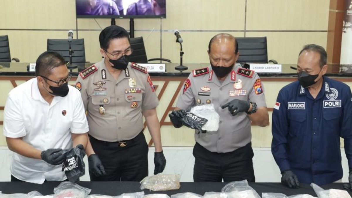 Polda Jatim Uji Lab Temuan Diduga Narkotika 27,83 kg di Sumenep