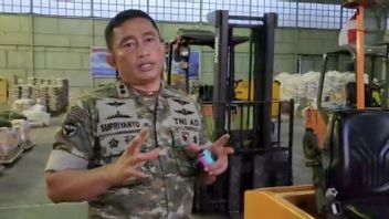 TNI a nié la vidéo virale d'un hélicoptère de la boîte de transport d'aide vide pour les victimes de la catastrophe de Sumatra