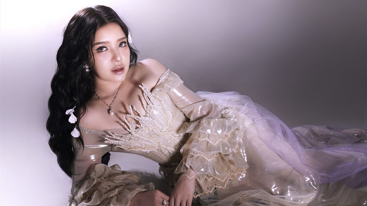 Tiara Andini Invites Fans To Celebrate Edelweiss Album Via Intimate Showcase At Sarbini Hall