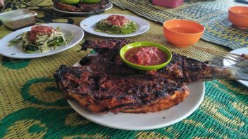 Grilled Fish On Nipah Beach, Lombok, NTB, Is In Demand By Tourists On The 2022 Eid Holiday: Turnover Can Be IDR 2 Million Per Day