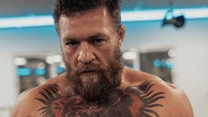 Carl Froch Bikin 'Panas' Conor McGregor Saat Bintang UFC Itu Berlatih Tinju