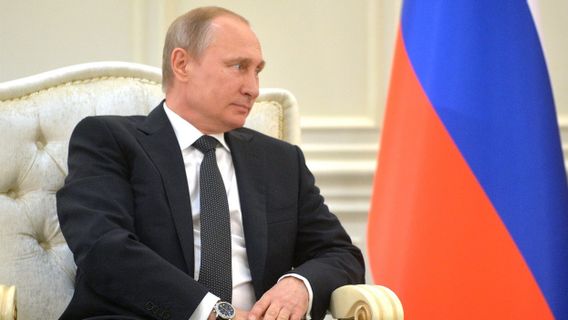 Rusia Alami Lonjakan Kasus Infeksi COVID-19: Presiden Putin Terima Vaksin Dosis Ketiga, Siap Ikuti Uji Coba Vaksin Nasal 