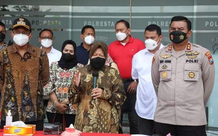 Mensos Risma Minta Pelaku Penyiksaan dan Pencabulan Anak di Sidoarjo Dihukum Berat 