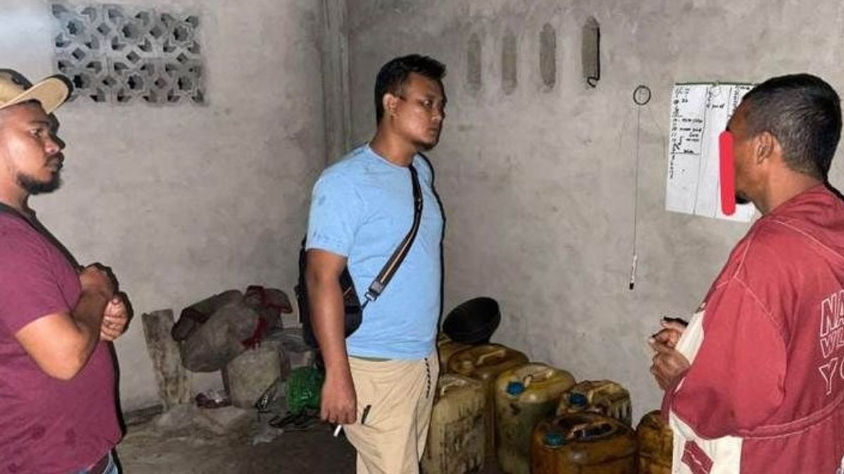 2 ナガン・ラヤ・アチェの住民が自宅で590リットルの補助金付きソーラーを備蓄したとして逮捕