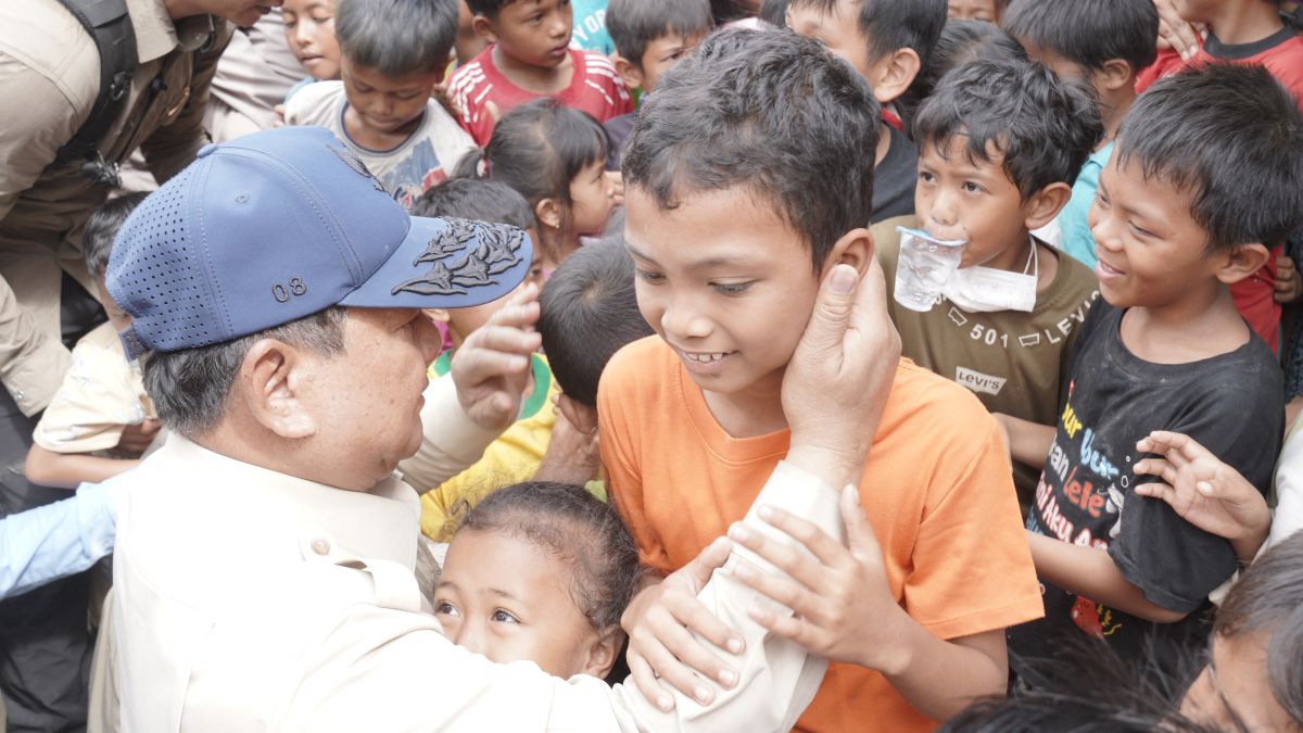 Prabowo Marahi Paspampres di Aceh Tamiang: Jangan Didorong, Dia Mau Foto Lho