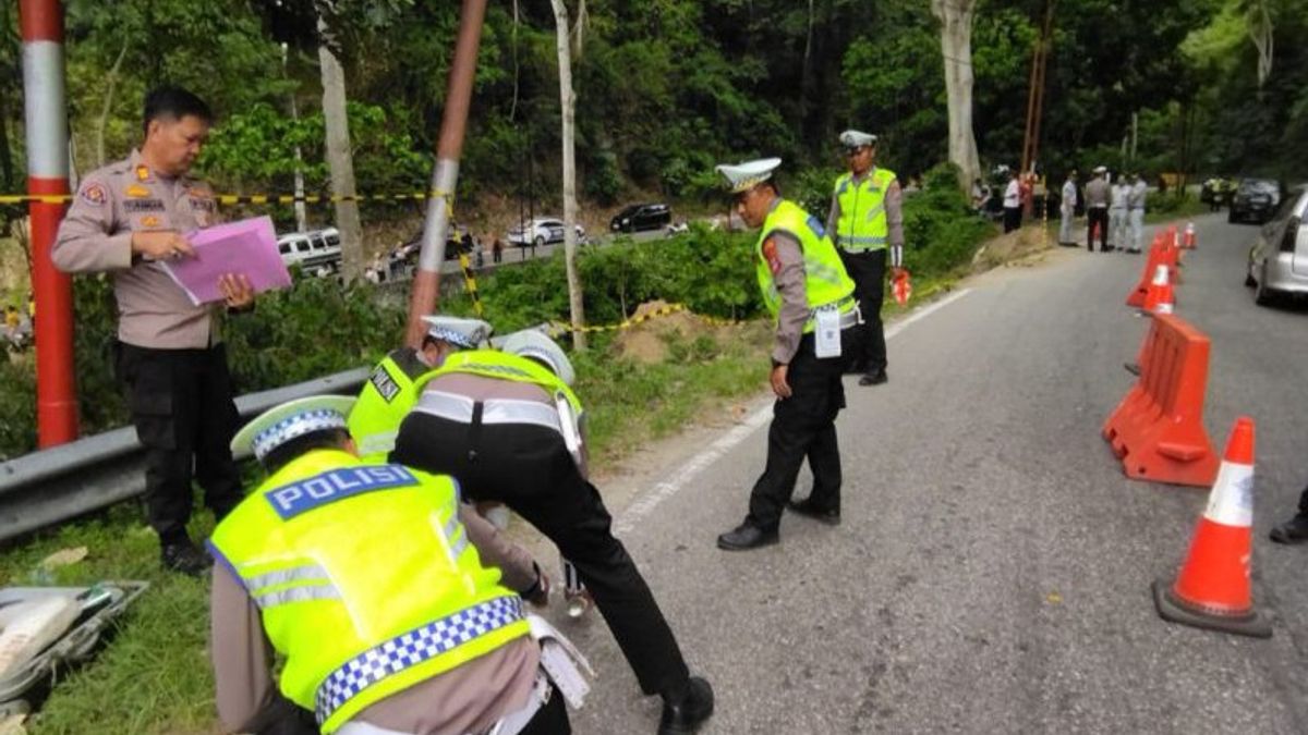 3 Santri Gontor Tewas Akibat Bus Masuk Jurang di Parimo, Jenazah Segera Dibawa ke Daerah Asal