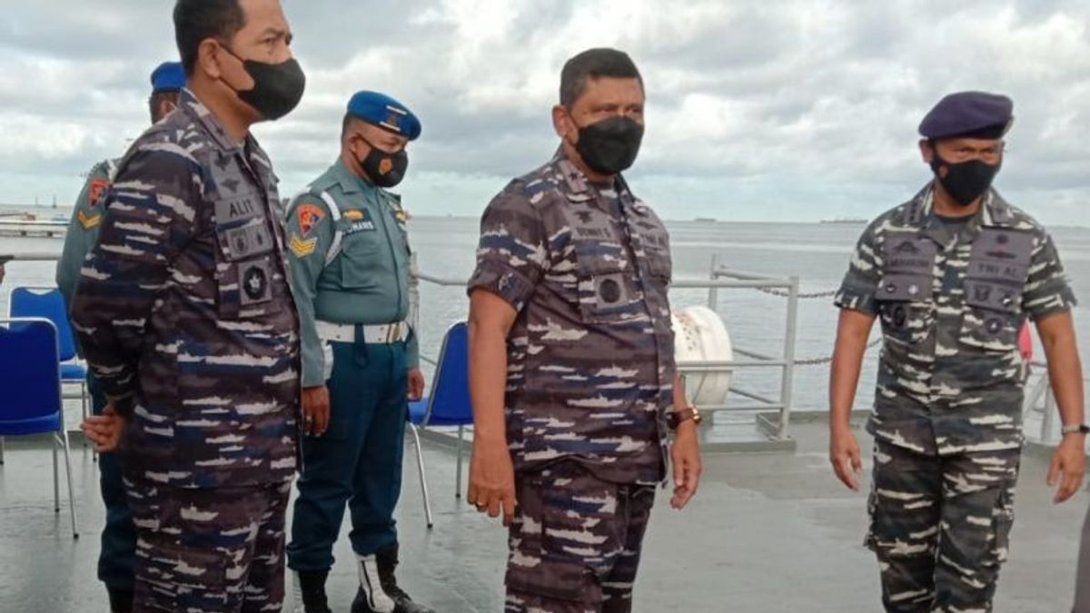渔民在南苏拉威西岛发现类似导弹的物体