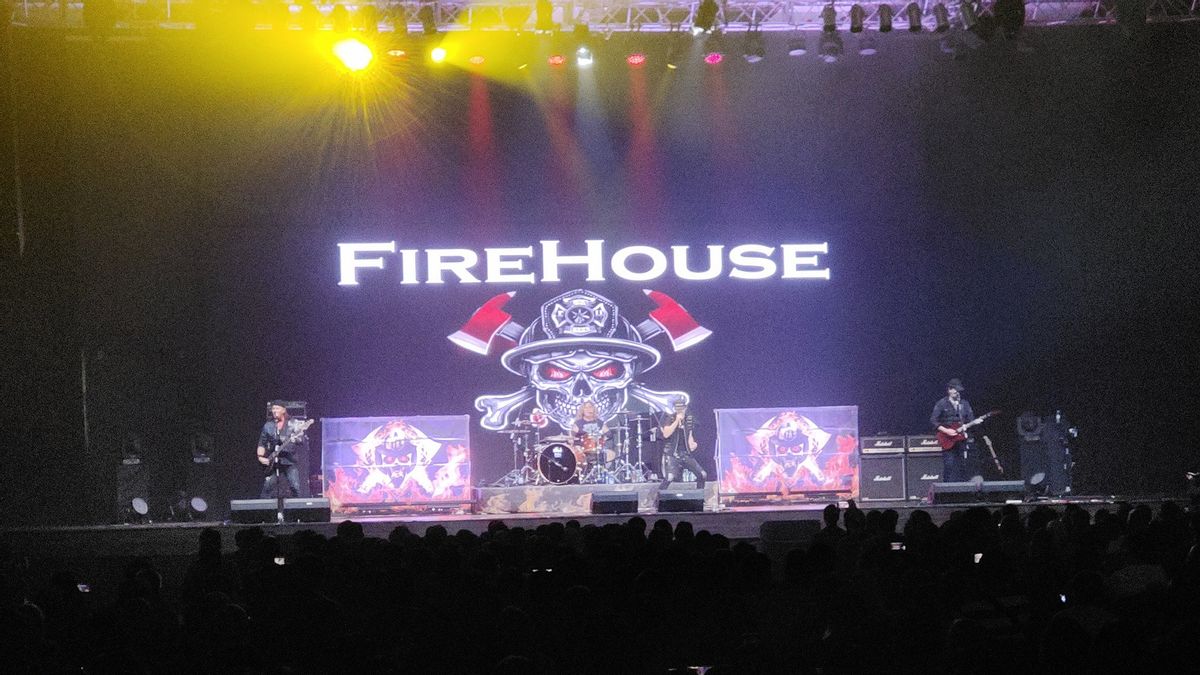 FireHouse Performs The Song Of The Late CJ Snare's Favorite At A Concert In Jakarta