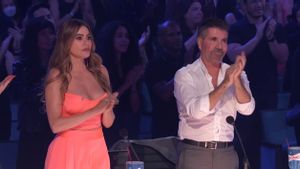 Putri Ariani Lolos ke Final AGT, Simon Cowell Unggah Videonya Bawakan Lagu U2 : Penampilan Live Show Favorit Saya