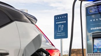 Volvo Buka Jaringan Stasiun Pengisian Daya EV Cepat di Starbucks AS