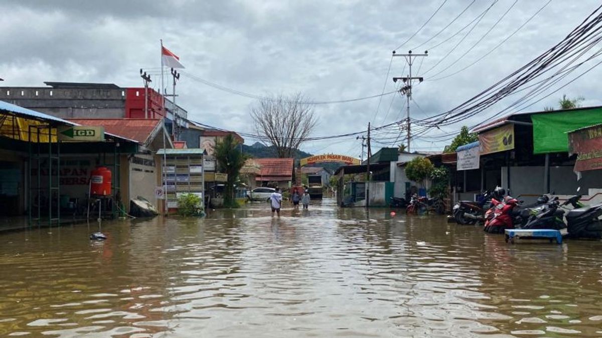 雨の強さはまだ収まらず、シンカワン市の洪水は拡大すると予想されています