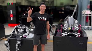 Jelang MotoGP Mandalika: Aleix Espargaro Tempuh Perjalanan 30 Jam ke Lombok Hingga Berkeliling Mandalika dengan Bersepeda