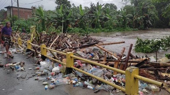 2 Houses In Soppeng, South Sulawesi, Swept Away By The Flood