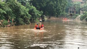 Sudah 4 Hari Pencarian, Ibu dan Anak yang Hilang Terseret Arus Sungai Kalibaru-Buleleng Belum Ditemukan 