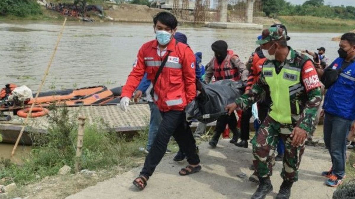 SAR Team Finds 3 Bojonegoro Boat Overturned Victims