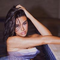 Model Seksi Ini Punya Pengikut Instagram Lebih Banyak Ketimbang Kekasihnya yang Berstatus Bintang Tottenham Hotspur Sergio Reguilon