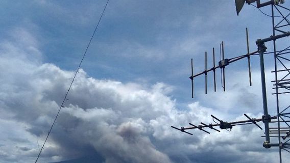 Gunung Semeru Kembali Luncurkan Awan Panas Guguran Hingga 5 Kilometer