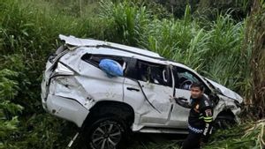 Pajero Masuk Jurang Sedalam 35 Meter di Solok, 3 Orang Terluka