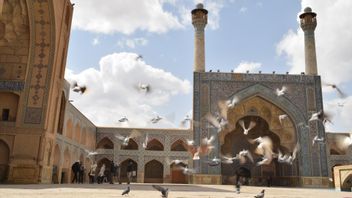 Iran Perlahan Bangkit dari COVID-19 dan Segera Buka Masjid serta Sekolah