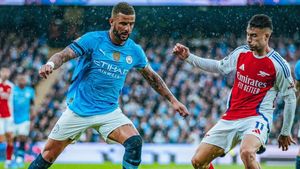 Drama Protes Kyle Walker dan Kemarahan Pep Guardiola Tendang Kursi Bench