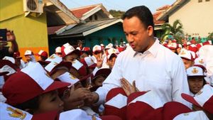 Sejarah Gerakan Orang Tua Antar Anak Hari Pertama Sekolah