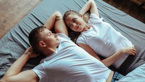 5 Tips Lebih <i>Mindful</i> saat Bercinta Bersama Pasangan