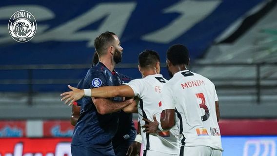 Kalahkan Persipura Jayapura, Arema FC Raih Puncak Klasemen