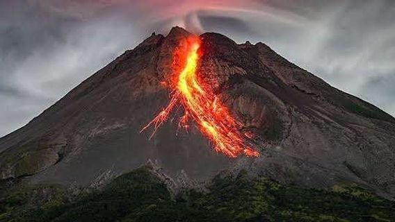 Merapi Level Siaga, Guguran Lava Capai 1.800 Meter