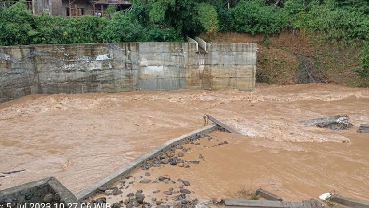 Banjir di OKU Selatan Hanyutkan 6 Orang dan 2 Rumah, 1 Warga Dinyatakan Tewas