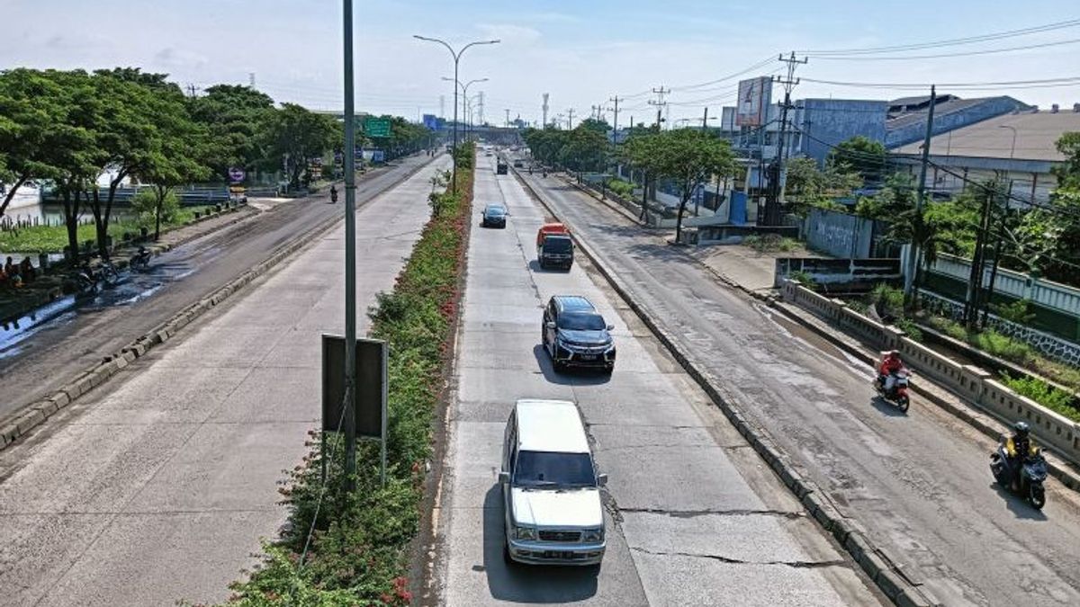 Kaligawe Semarang Traffic The Direction Of Kudus Is Smooth