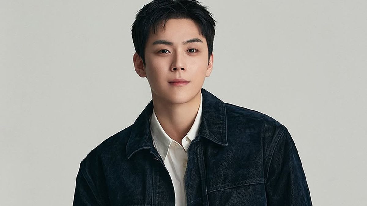 Kim Do Hoon Jalani Operasi Lengan Usai Cedera di Syuting “<i>Dear X</i>”