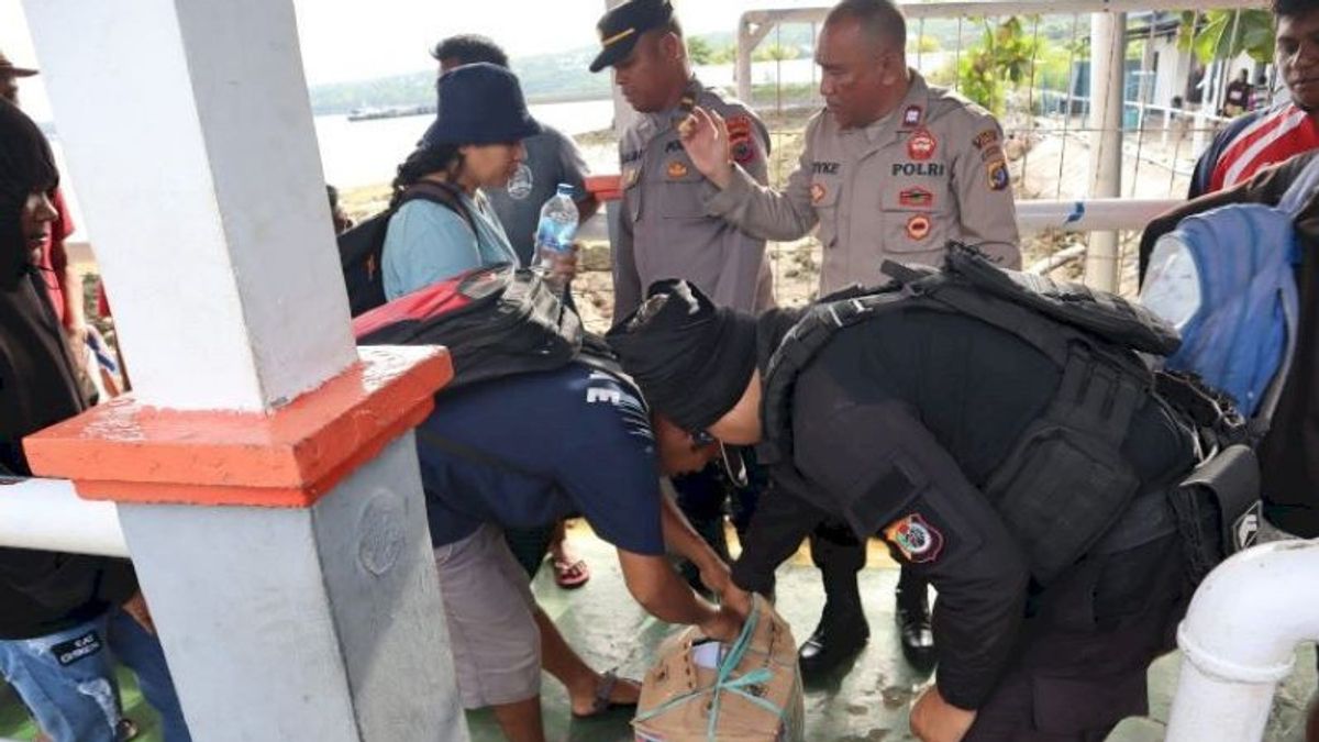 Polres Kupang Sita 100 Liter Miras Moke