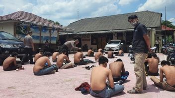 警察はジャンビ市Dprdビルの破壊に関与した10人の学生を逮捕