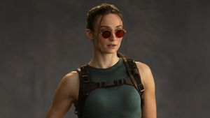 Sophie Turner Cedera, Syuting Serial “<i>Tomb Raider</i>” Ditunda