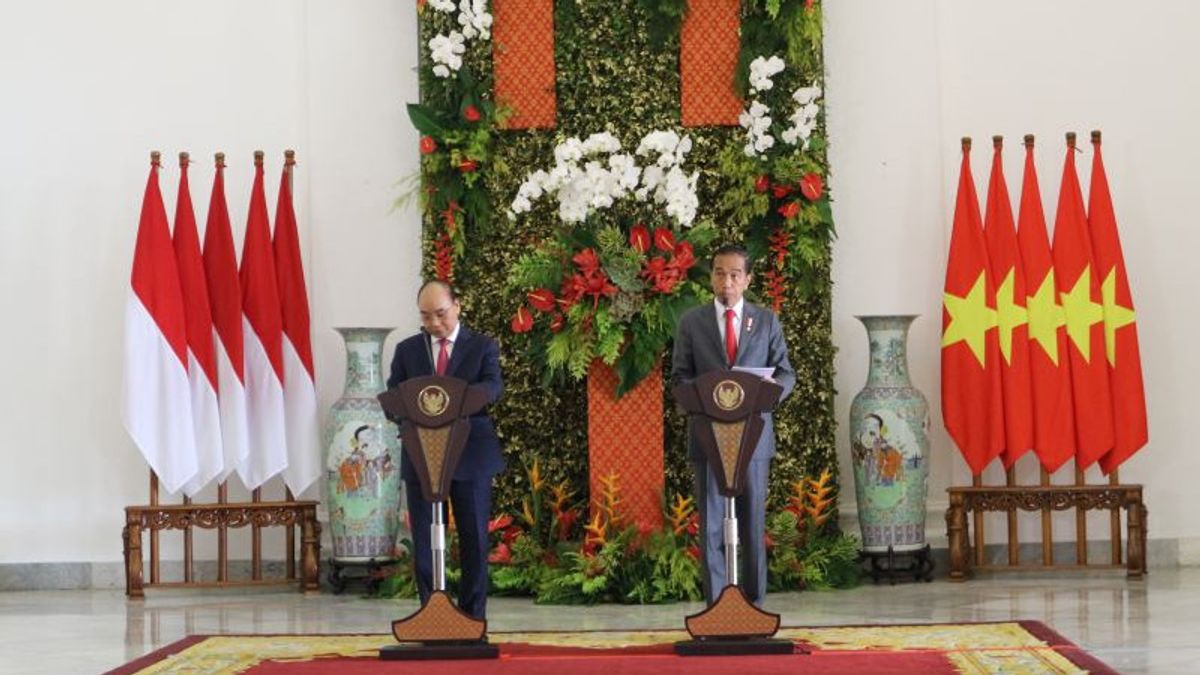 الرئيس جوكوي يريد فتح طرق طيران جديدة بين إندونيسيا وفيتنام