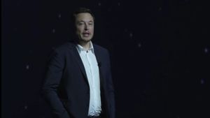 Elon Musk Sebut PLTS jadi Solusi Penanganan Krisis Air Global