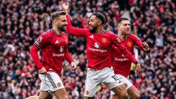 Manchester United Finishes in Third Place After Defeating Nottingham Forest 3-2