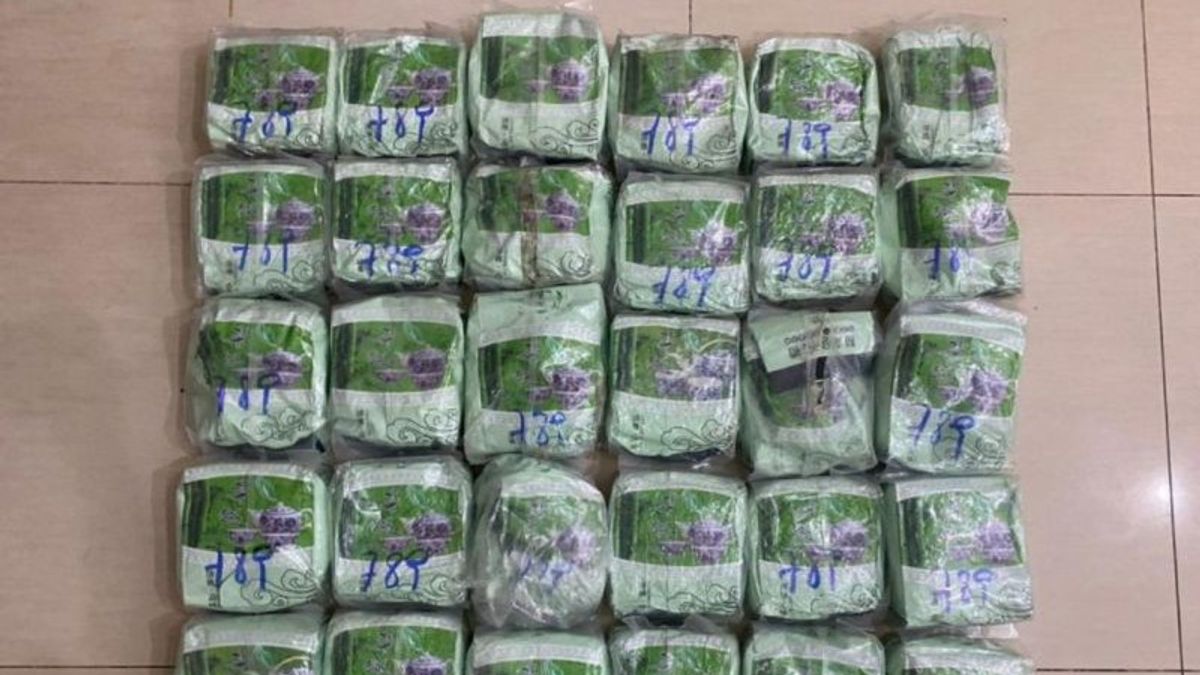Upah Rp5 Juta per Kilogram, 2 Kurir Sabu 30 Kg Dibekuk di Dumai