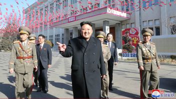 北朝鮮73周年、金日成と金正日の墓への金正恩巡礼