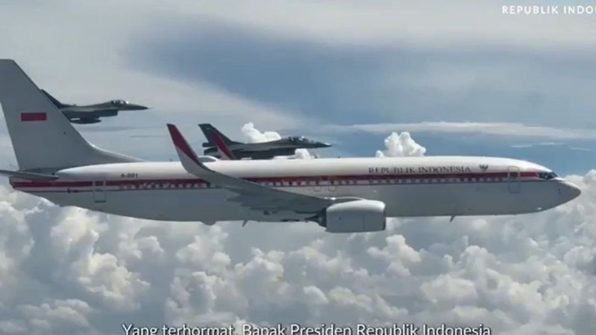 Prabowo a exprimé ses remerciements aux pilotes de combat de l'armée de l'air indonésienne depuis le cockpit de l'Indonesian One.
