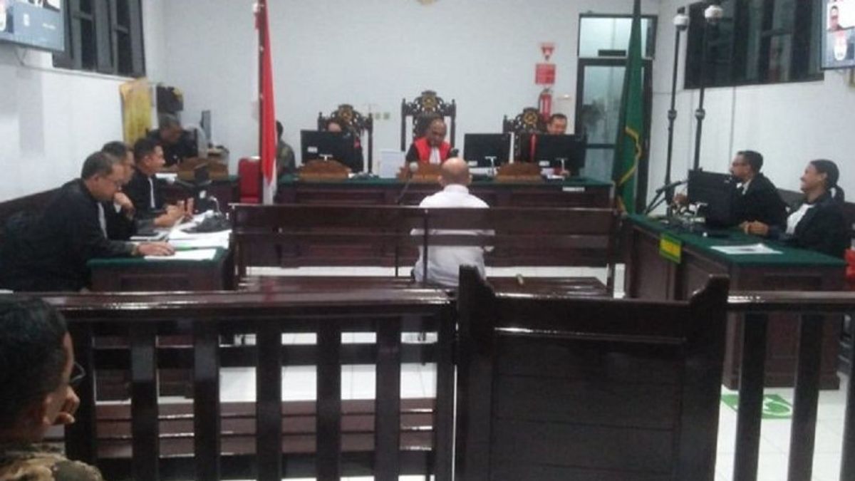 Corruption Judge Sentenced Bribery Former South Buru Regent 18 Months In Prison