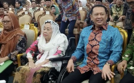 Terima Pencabutan TAP MPR II/2001, Istri Gus Dur Sambangi Senayan