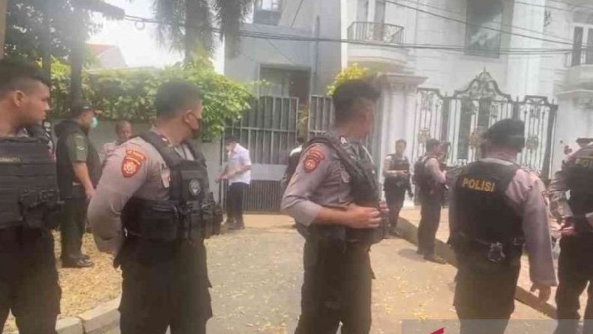 2 Rumah Tetangga Firli Bahuri di Bekasi Ikut Digeledah, Ketua RT: Salah Satunya Purnawirawan Polri