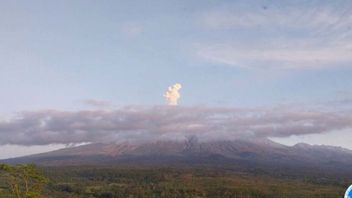 ar, lundi matin, une autre éruption! La colonne d'Abu revient à 800 mètres