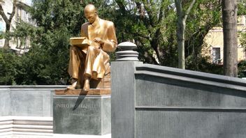 米兰市政府发现破坏著名记者雕像的肇事者英德罗·蒙塔内利