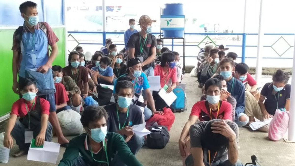 In Two Days, Malaysia Expelled 254 Troubled Indonesian Migrant Workers To Nunukan