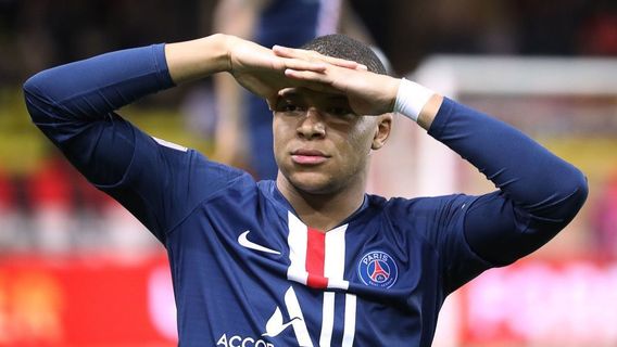 Mbappe Est Sous Le Maillot Madrilène Depuis 2013