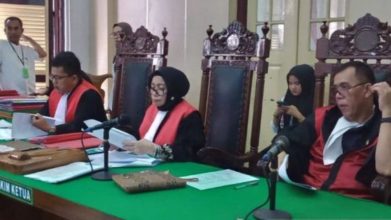 Hakim PN Medan Vonis Terdakwa Penipuan Buah Segar Impor 2 Tahun 8 Bulan Penjara